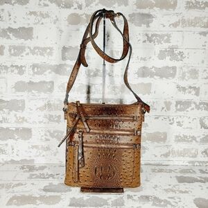 Boutique Crocodile Embossed 3 Front Zipper Pocket Crossbody Bag 0915